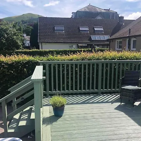 Spacious 3 Bed House, Enclosed Garden And Parking